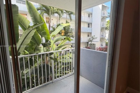 Снять в аренду квартиру в Норт-Бей-Виллидж, Флорида 1 спальня, 57.6м2, № 2044146 - фото 12