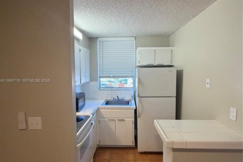 Снять в аренду квартиру в Норт-Бей-Виллидж, Флорида 1 спальня, 57.6м2, № 2044146 - фото 19