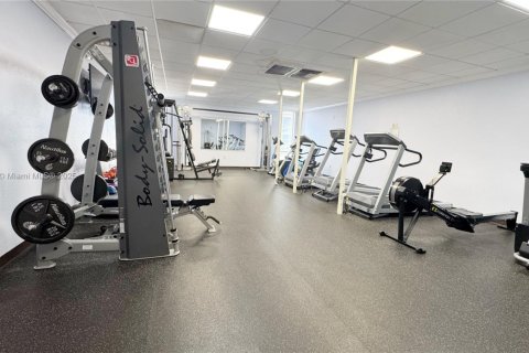 Condominio en alquiler en North Miami Beach, Florida, 1 dormitorio, 75.44 m2 № 1896659 - foto 17