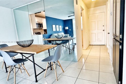 Condominio en alquiler en North Miami Beach, Florida, 1 dormitorio, 75.44 m2 № 1896659 - foto 14
