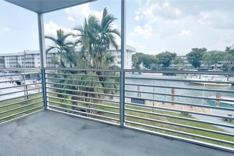 Condominio en alquiler en North Miami Beach, Florida, 1 dormitorio, 75.44 m2 № 1896659 - foto 9