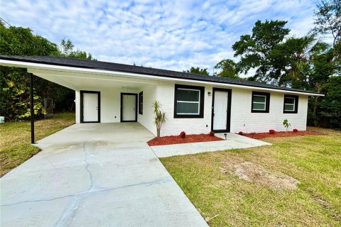 House in Winter Haven, Florida 3 bedrooms, 101.17 sq.m. № 2103815