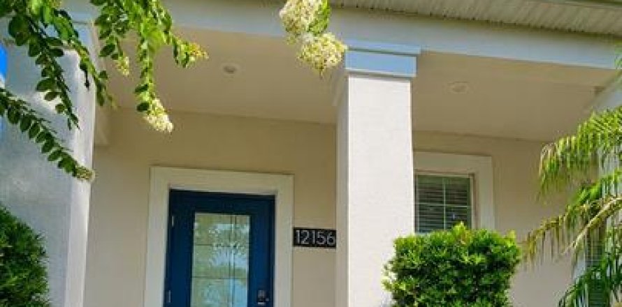 House in Orlando, Florida 3 bedrooms, 204.66 sq.m. № 2120848