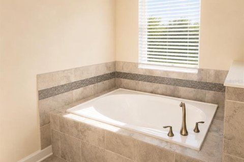 House in Orlando, Florida 3 bedrooms, 204.66 sq.m. № 2120848 - photo 14
