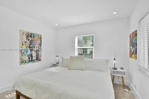 Villa ou maison à louer à Miami, Floride: 2 chambres, 102.19 m2 № 2434330 - photo 5