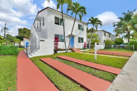 Villa ou maison à louer à Miami, Floride: 2 chambres, 102.19 m2 № 2434330 - photo 26
