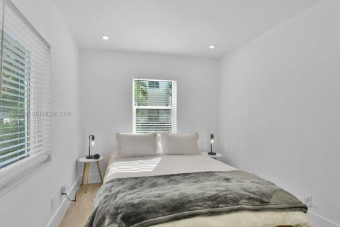 Villa ou maison à louer à Miami, Floride: 2 chambres, 102.19 m2 № 2434330 - photo 12