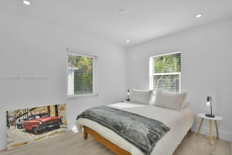 Villa ou maison à louer à Miami, Floride: 2 chambres, 102.19 m2 № 2434330 - photo 11