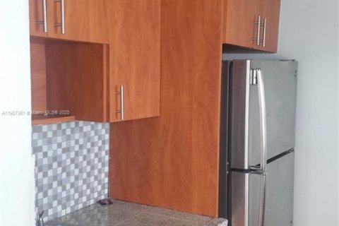 Снять в аренду кондоминиум в Майами-Бич, Флорида 1 спальня, 43.2м2, № 1963663 - фото 5