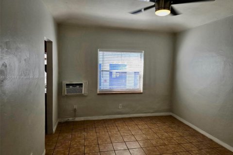 Снять в аренду кондоминиум в Майами-Бич, Флорида 1 спальня, 43.2м2, № 1963663 - фото 9