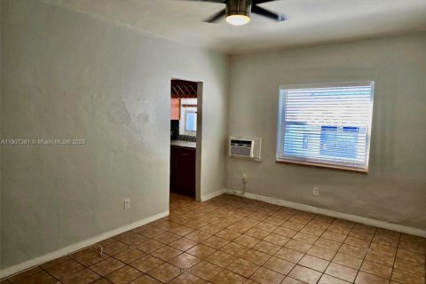 Снять в аренду кондоминиум в Майами-Бич, Флорида 1 спальня, 43.2м2, № 1963663 - фото 10