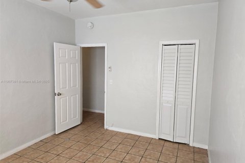 Снять в аренду кондоминиум в Майами-Бич, Флорида 1 спальня, 43.2м2, № 1963663 - фото 13