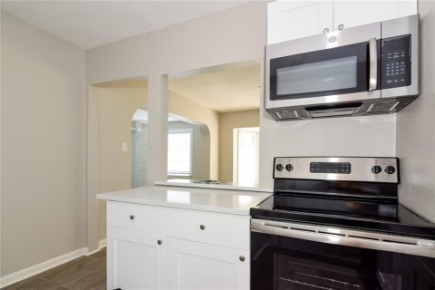 Villa ou maison à louer à Tampa, Floride: 3 chambres, 107.86 m2 № 1831388 - photo 8
