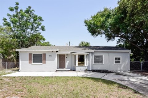 Villa ou maison à louer à Tampa, Floride: 3 chambres, 107.86 m2 № 1831388 - photo 1