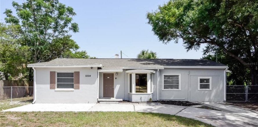 Villa ou maison à Tampa, Floride 3 chambres, 107.86 m2 № 1831388