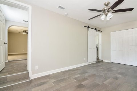 Villa ou maison à louer à Tampa, Floride: 3 chambres, 107.86 m2 № 1831388 - photo 4