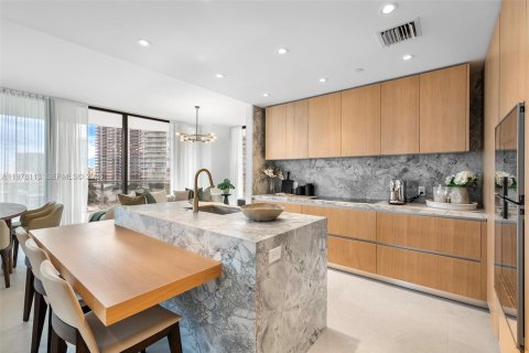 Condo in Miami Beach, Florida, 3 bedrooms  № 2078946 - photo 17
