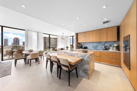 Condo in Miami Beach, Florida, 3 bedrooms  № 2078946 - photo 25