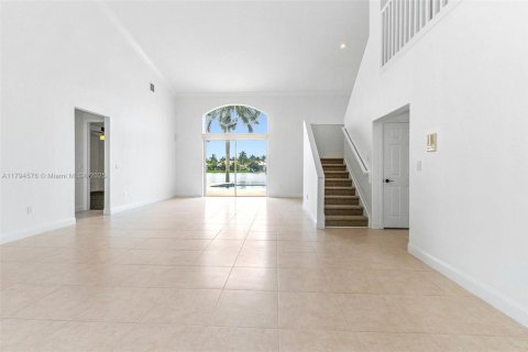 House in Pembroke Pines, Florida 5 bedrooms, 310.76 sq.m. № 1749780 - photo 12