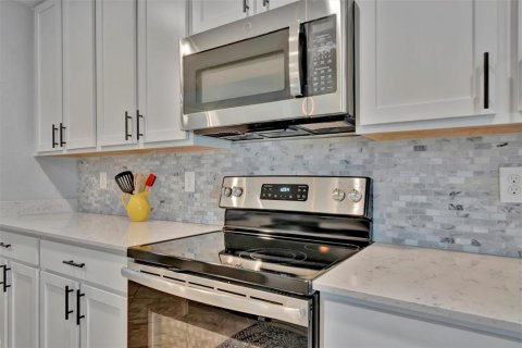Townhouse in Bradenton, Florida 3 bedrooms, 164.34 sq.m. № 2196716 - photo 22