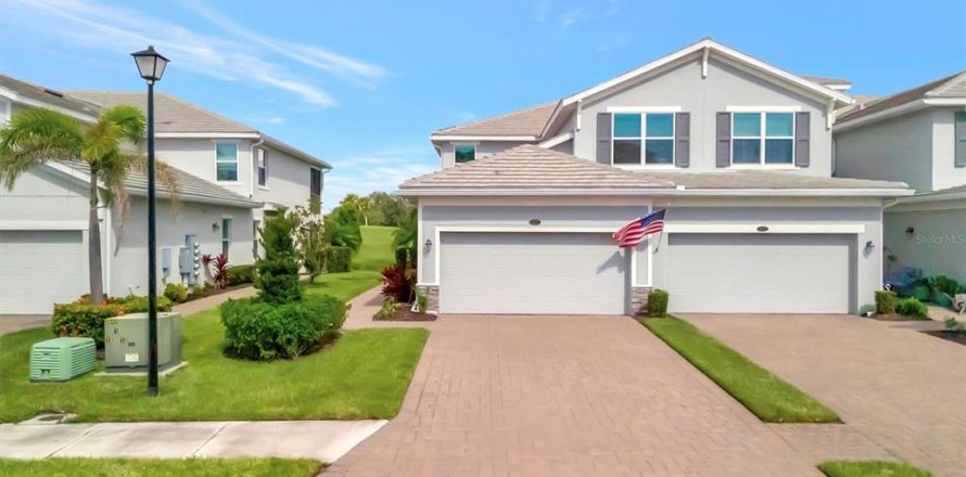 Townhouse in Bradenton, Florida 3 bedrooms, 164.34 sq.m. № 2196716