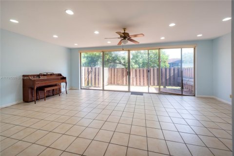 Townhouse in Plantation, Florida 3 bedrooms, 164.44 sq.m. № 1826033 - photo 10