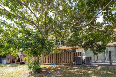 Townhouse in Plantation, Florida 3 bedrooms, 164.44 sq.m. № 1826033 - photo 28