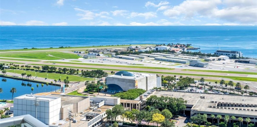 Condo à Saint Petersburg, Floride, 2 chambres  № 2423591