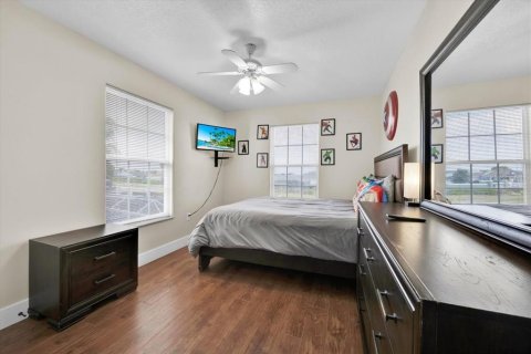 House in Davenport, Florida 5 bedrooms, 201.41 sq.m. № 1569295 - photo 20
