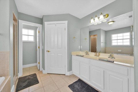 House in Davenport, Florida 5 bedrooms, 201.41 sq.m. № 1569295 - photo 24
