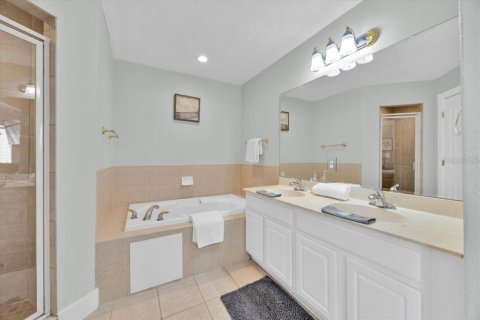 House in Davenport, Florida 5 bedrooms, 201.41 sq.m. № 1569295 - photo 28
