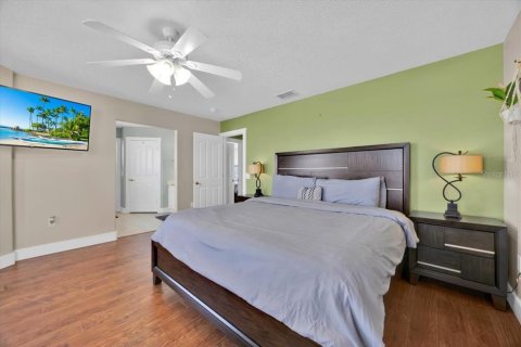 House in Davenport, Florida 5 bedrooms, 201.41 sq.m. № 1569295 - photo 23