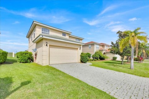 House in Davenport, Florida 5 bedrooms, 201.41 sq.m. № 1569295 - photo 3
