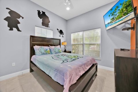 House in Davenport, Florida 5 bedrooms, 201.41 sq.m. № 1569295 - photo 5