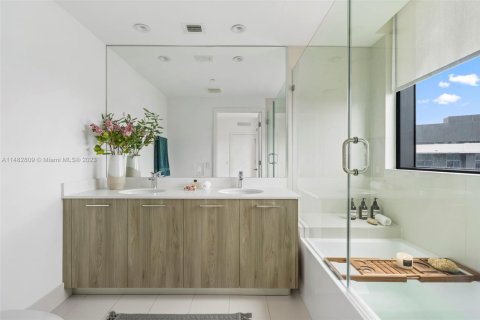 Copropriété à louer à Miami, Floride: 2 chambres, 87.7 m2 № 2080039 - photo 12