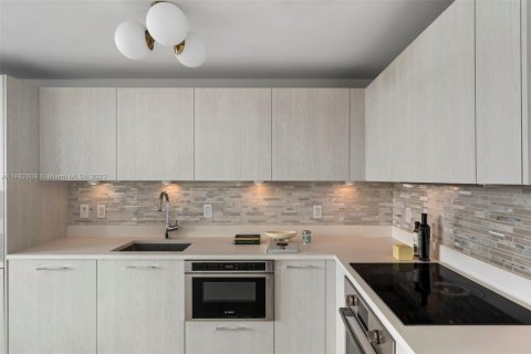Copropriété à louer à Miami, Floride: 2 chambres, 87.7 m2 № 2080039 - photo 9