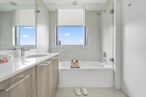 Copropriété à louer à Miami, Floride: 2 chambres, 87.7 m2 № 2080039 - photo 13