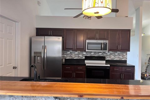 Casa en alquiler en Saint Petersburg, Florida, 3 dormitorios, 145.48 m2 № 1913057 - foto 2