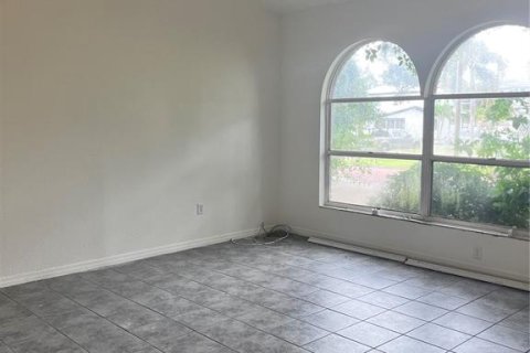 Casa en alquiler en Saint Petersburg, Florida, 3 dormitorios, 145.48 m2 № 1913057 - foto 5