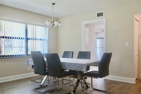 Condominio en venta en Deerfield Beach, Florida, 2 dormitorios, 94.02 m2 № 1861763 - foto 10