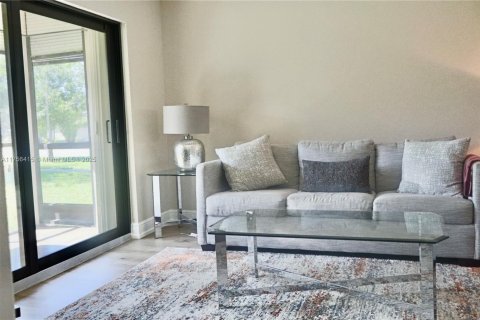 Condominio en venta en Deerfield Beach, Florida, 2 dormitorios, 94.02 m2 № 1861763 - foto 14