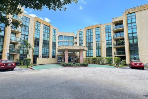 Condominio en Miami, Florida, 2 dormitorios  № 2025715