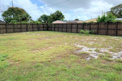 Casa en venta en Riviera Beach, Florida, 3 dormitorios, 80.27 m2 № 778500 - foto 1