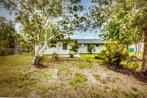 Casa en venta en Port Charlotte, Florida, 2 dormitorios № 1713803 - foto 3