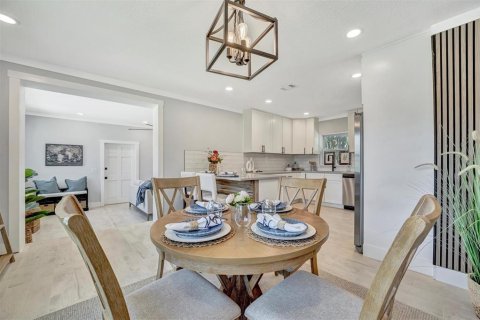 House in Bradenton, Florida 5 bedrooms, 192.03 sq.m. № 1525027 - photo 8