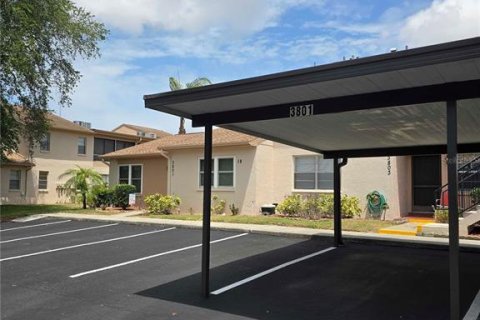 Condominio en venta en Holiday, Florida, 2 dormitorios, 122.45 m2 № 2093956 - foto 3