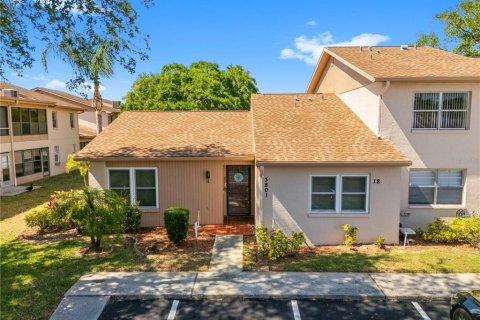 Condominio en Holiday, Florida, 2 dormitorios  № 2093956