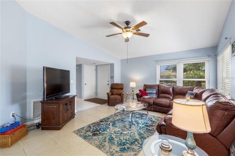 Condominio en venta en Holiday, Florida, 2 dormitorios, 122.45 m2 № 2093956 - foto 8