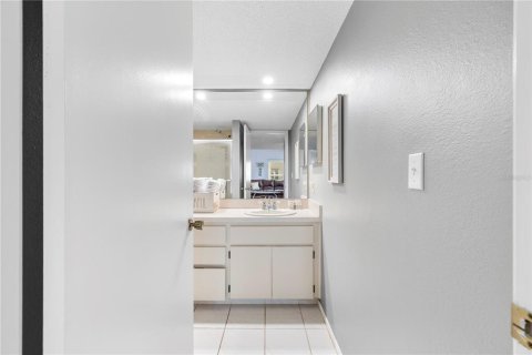 Condominio en venta en Holiday, Florida, 2 dormitorios, 122.45 m2 № 2093956 - foto 16