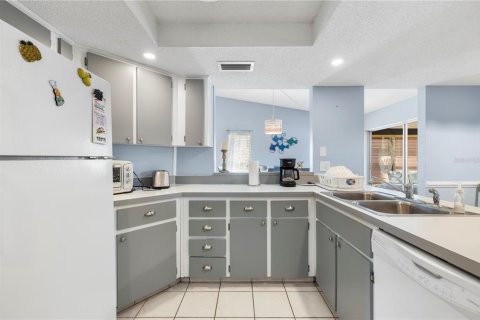 Condominio en venta en Holiday, Florida, 2 dormitorios, 122.45 m2 № 2093956 - foto 11